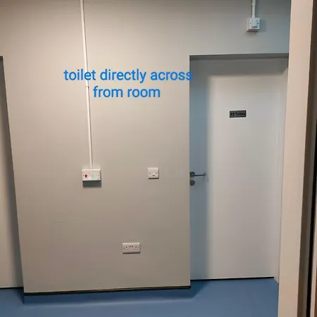 Direct Travel אכסניה *