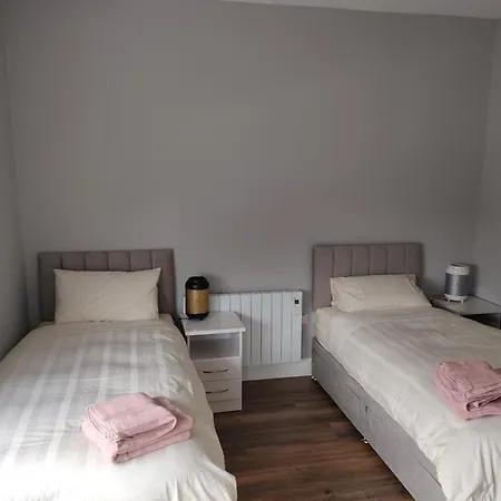 Direct Travel Hostel *