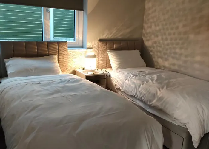 Direct Travel Hostel *