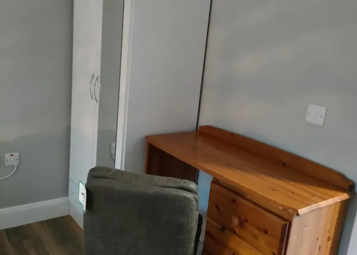 Direct Travel Hostel